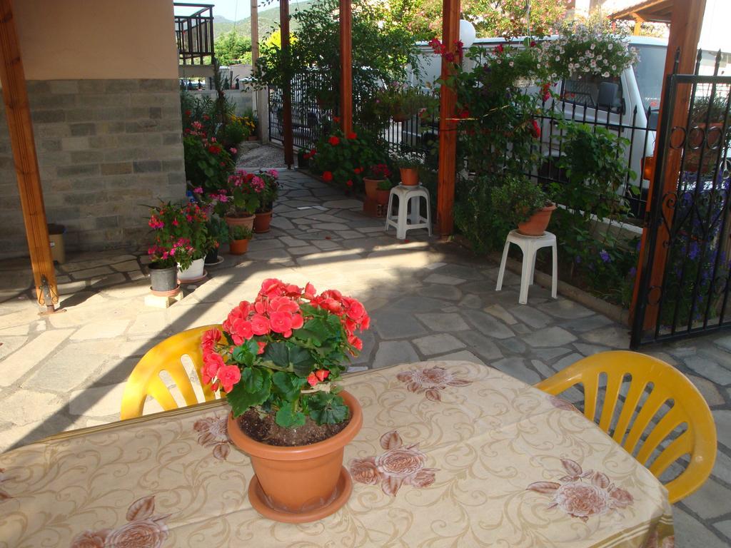Filaktos Studios Skala Sotiros Buitenkant foto